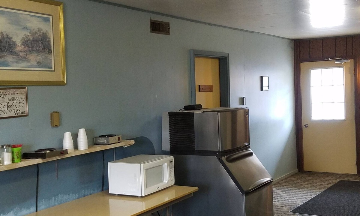 Algona Hotel | Burr Oak Motel