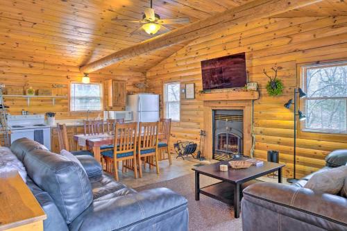 Shell Knob House | Cabin Retreat on Table Rock Lake w/Fire Pit!