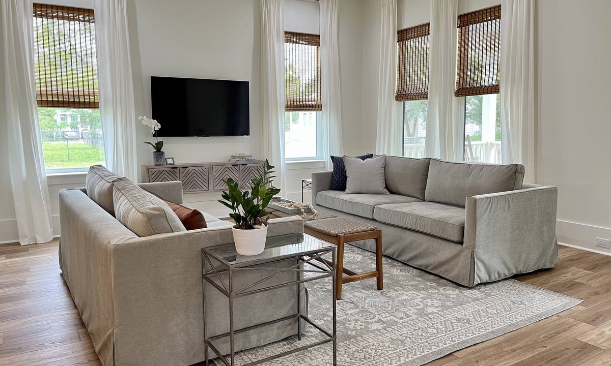 Bay St Louis House | Calm coastal design. Walk to the beach. Dog-friendly. Early book for holidays.