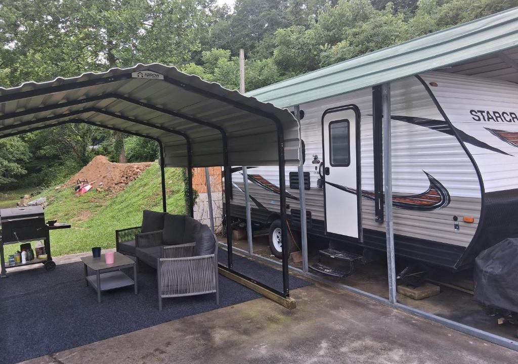 Robbinsville House | Camper with Queen and bunk bed