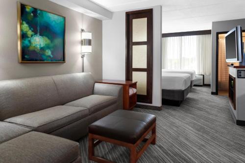 Crestline Heights Hotel | Candlewood Suites - Birmingham - Inverness by IHG