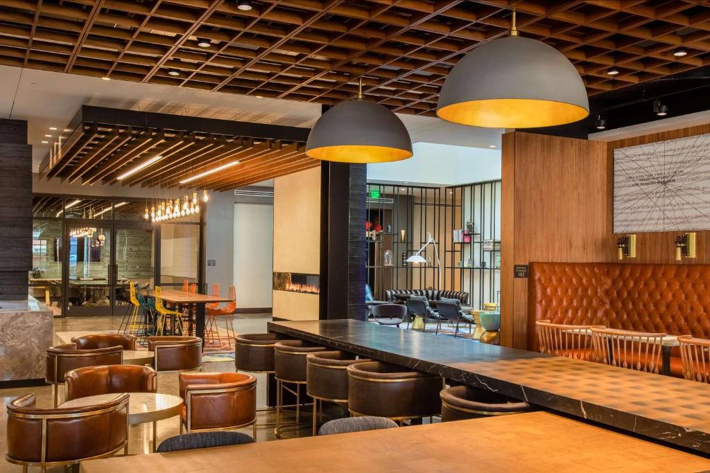 Downtown Memphis Hotel | Canopy By Hilton Memphis Downtown