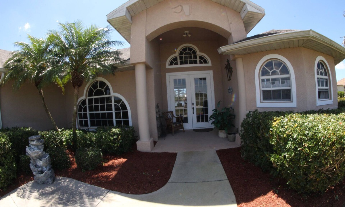 Burnt Store House | Cape Coral Wildlife Views Heated Pool-Pet & Family Friendly