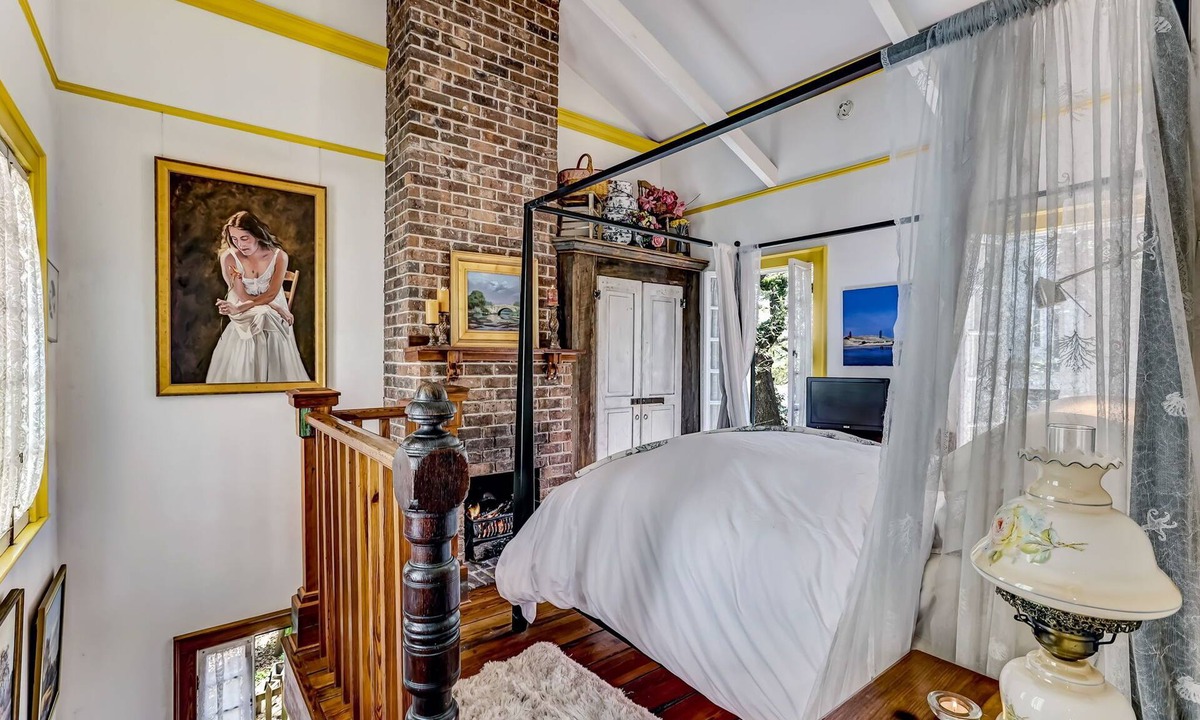 Beach Institute Cottage | Carriage House in North Historic District. Pet Friendly! Fireplaces.