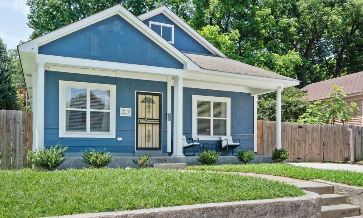 Cooper-Young Historic District House | Casa Azul + Memphis Midtown + Cooper Young + 4 BR