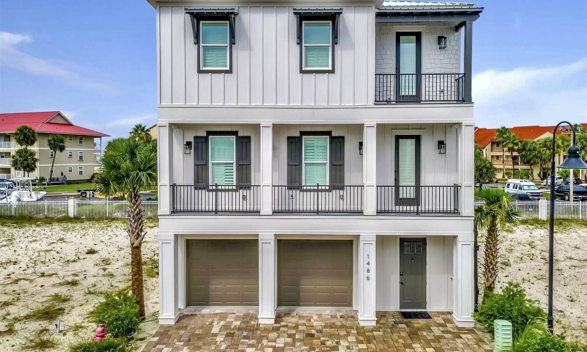 Navarre Beach House | "Casamigos" Luxury Beach Home! Elevator, Pool/Hot tub, Kayak/Paddleboard