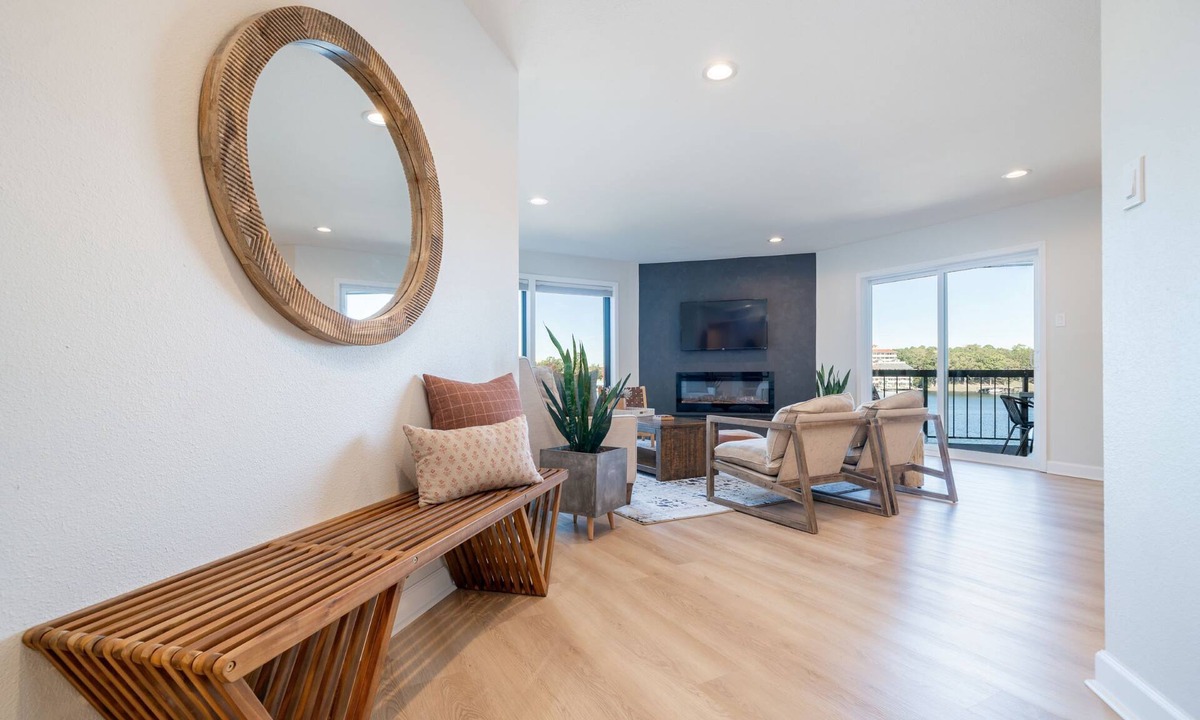 Lake Hamilton Condo | CASTAWAY on Lake Hamilton - 3 bedroom with boat slip