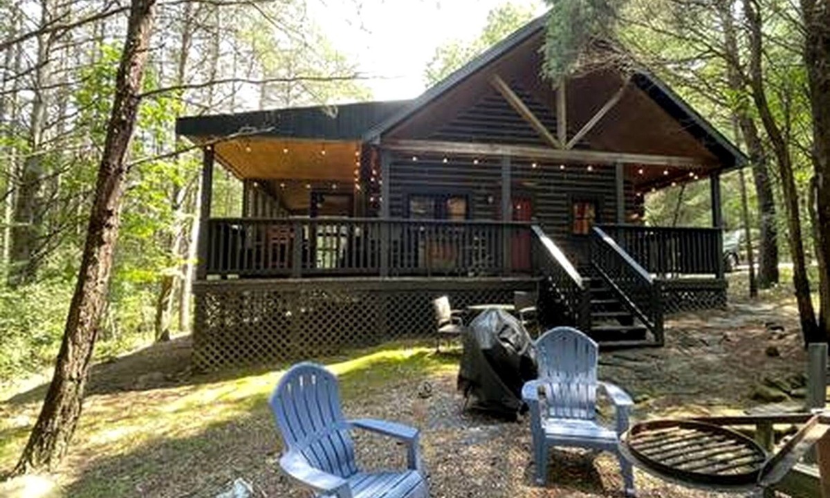 Birdseye Cabin | Cedar Gap Hideaway in Indiana