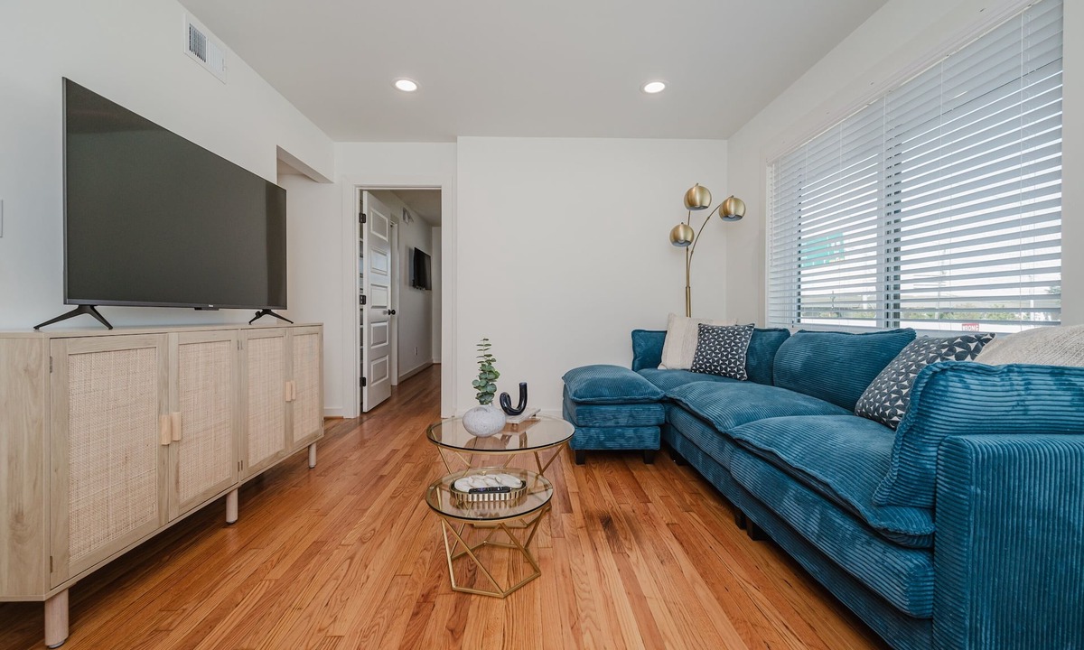 Civil Rights Historic District Condo | Central Suites Trio-Groups/Multi-King Beds/Parking