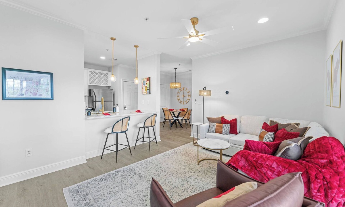 Tuscaloosa Condo | Champions Retreat | Sleeps 7 | Near Bryant-Denny