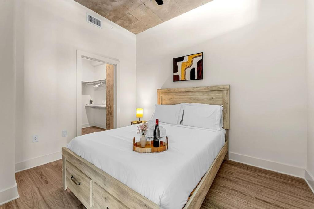 Channel District Apartment | Channelside: Near Everything in Tampa! Ybor | DT