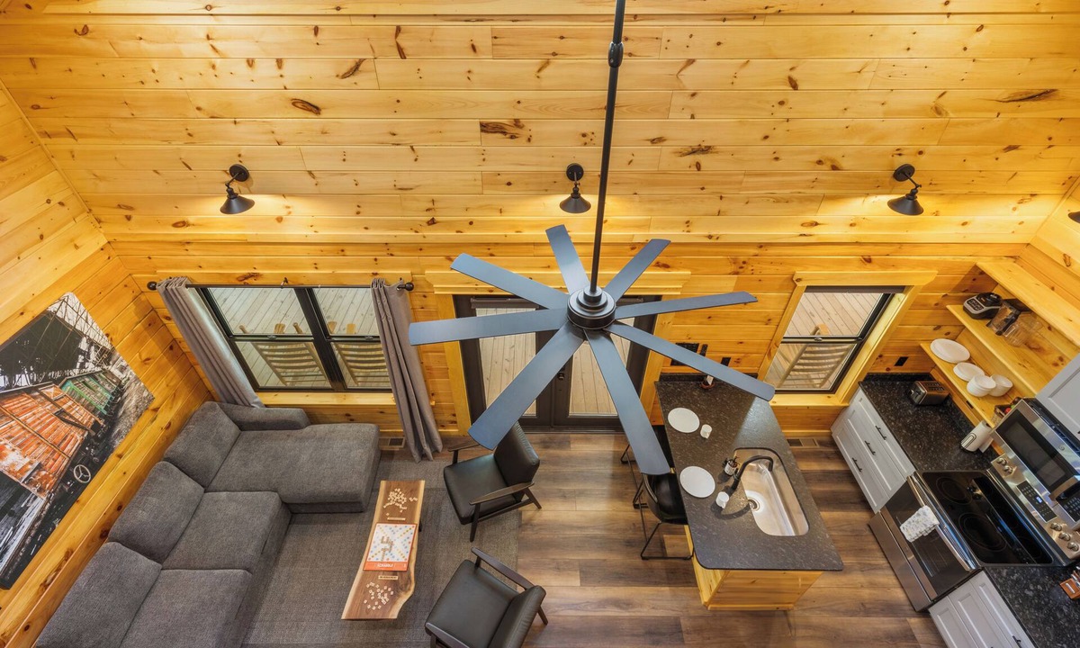 Tellico Plains Cabin | Charming 1-bedroom/sleeps 6 cabin with AC in peaceful Tellico Plains