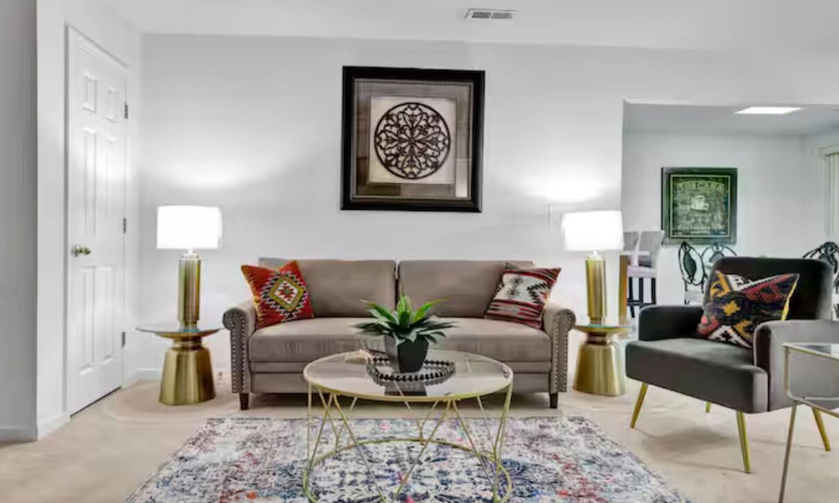 Center Point House | Charming 2-bedroom house with WiFi, AC in Center Point
