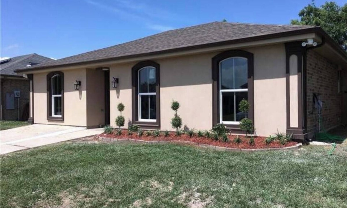Little Woods House | Charming 4-bedroom house in New Orleans Subdivision with WiFi, AC, & security.