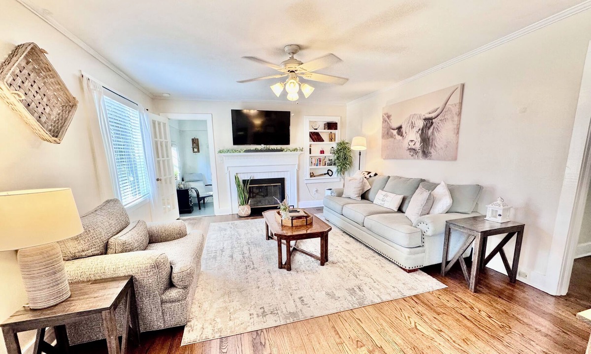 Beaufort House | Charming Beaufort Retreat Entire Home Just Minutes from Downtown & Parris Island