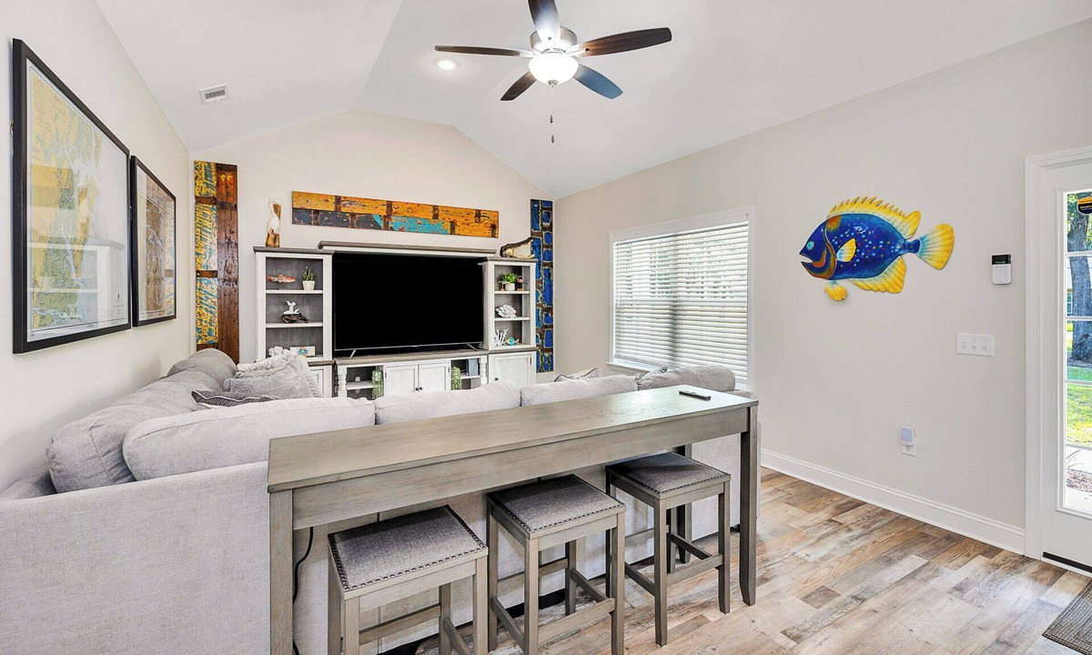 Darien House | Charming Brand New 3/2 Home- Downtown Darien 5 min away-High Speed internet