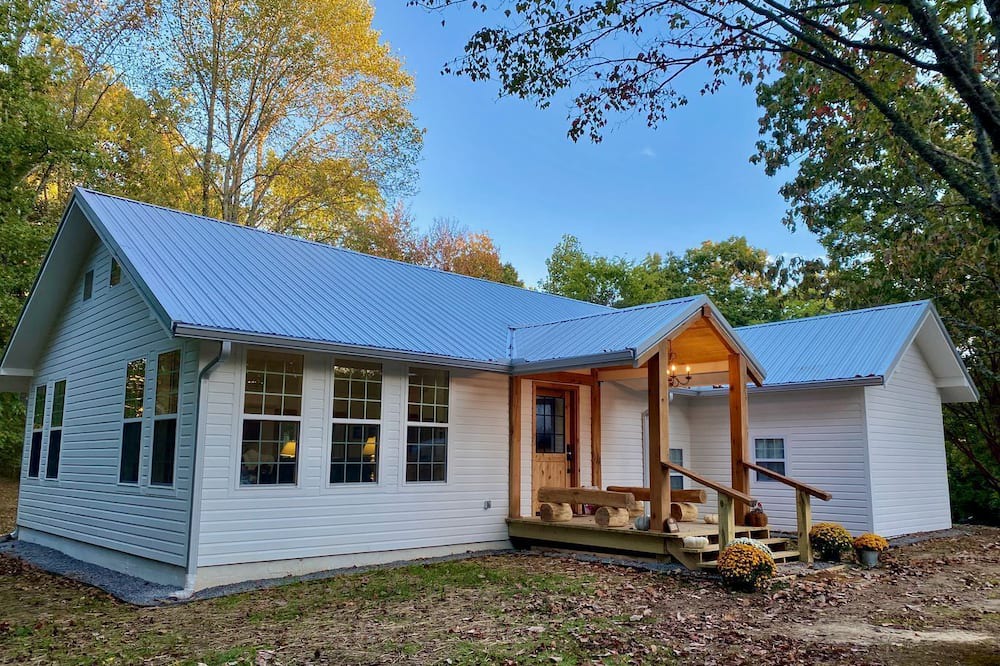 Signal Mountain House | Charming Farmhouse Cottage Perfect for Family-Friendly Getaways in Signal Mountain, Chattanooga