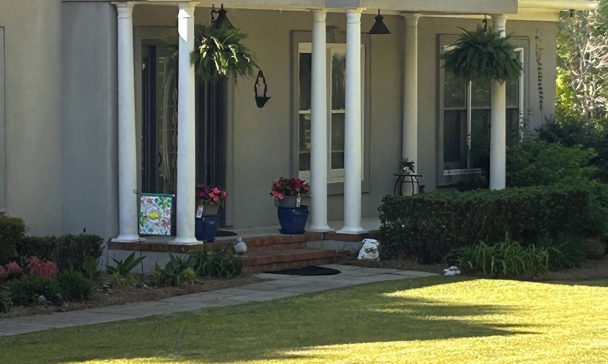 Augusta House | Charming spacious home nestled on a private lot minutes away from the Masters