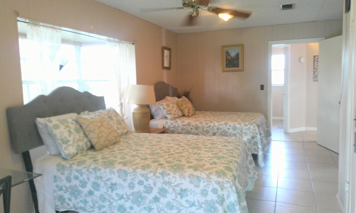 Sky Lake Apartment | Charming Studio apartment with AC, WiFi in delightful Orlando