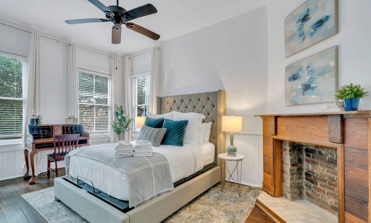 Beach Institute Apartment | Charming Top Floor Apartment w/Outdoor Space by Lucky Savannah