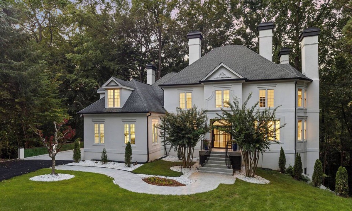 Sandy Springs House | Chateau de-Fue
