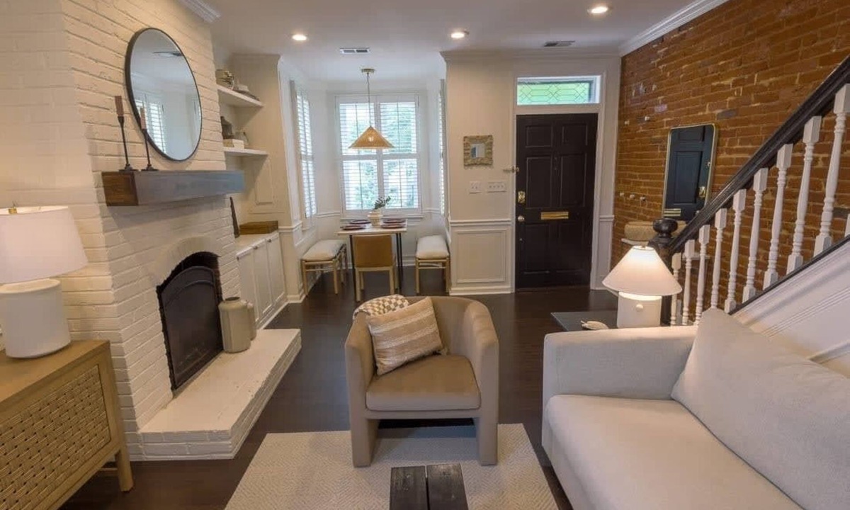 Stanton Park House | Cherry Blossom | Capitol Hill | Patio + Walkable