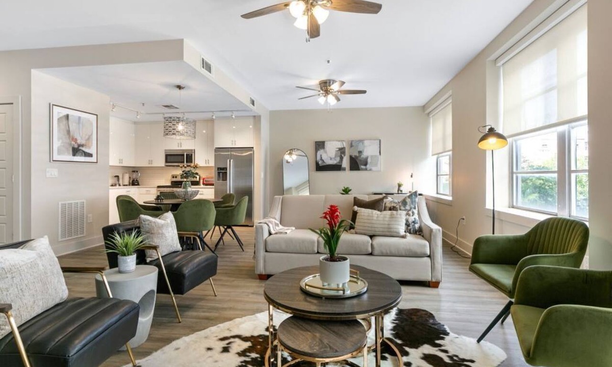 Central Business District Hotel | Chic Elegance in the Heart of NOLA: 4-Bedroom Oasis Awaits!