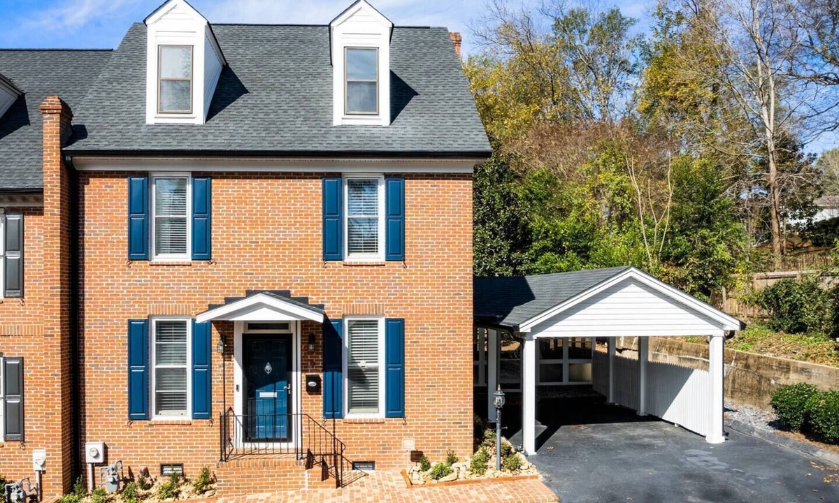 Rome House | City Views~ Walk downtown, near Tennis & Riverwalk