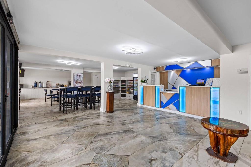 Alachua Hotel | Clarion Pointe Alachua - Gainesville Area