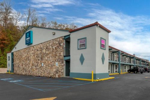 Kimball Hotel | Clarion Pointe Kimball By Choice Hotels