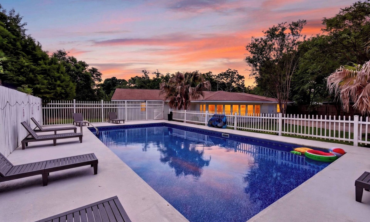 Pass Christian House | Coastal 3BR Retreat w/Pool, Sunroom & King Beds