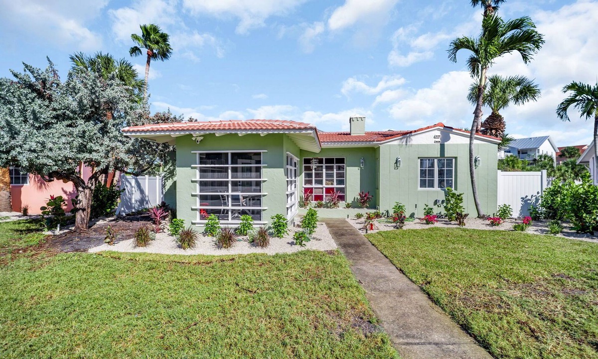 North Redington Beach House | Coastal Bungalow Steps from Redington Beach, Walk to Dining & Sunsets
