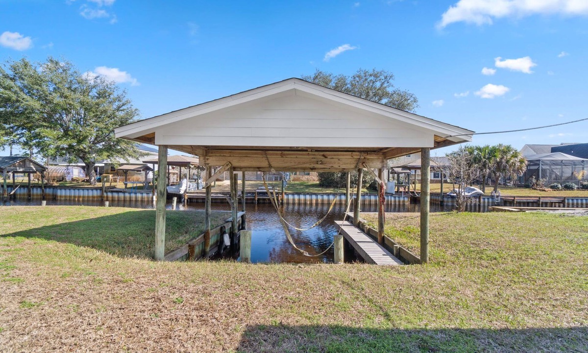 Ono Island House | COASTAL HM WITH BOAT LIFT AND DOCK, 2 MILES FROM BEACH