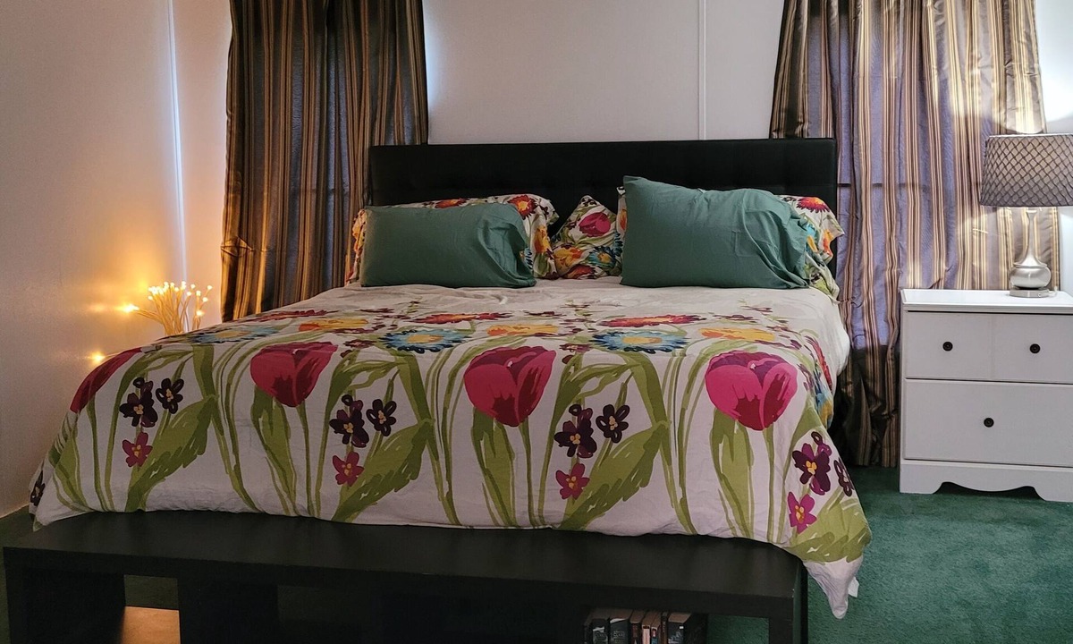 Princeton House | Comfortable Charming Ranch Getaway 4BR 3BA in country ranch setting