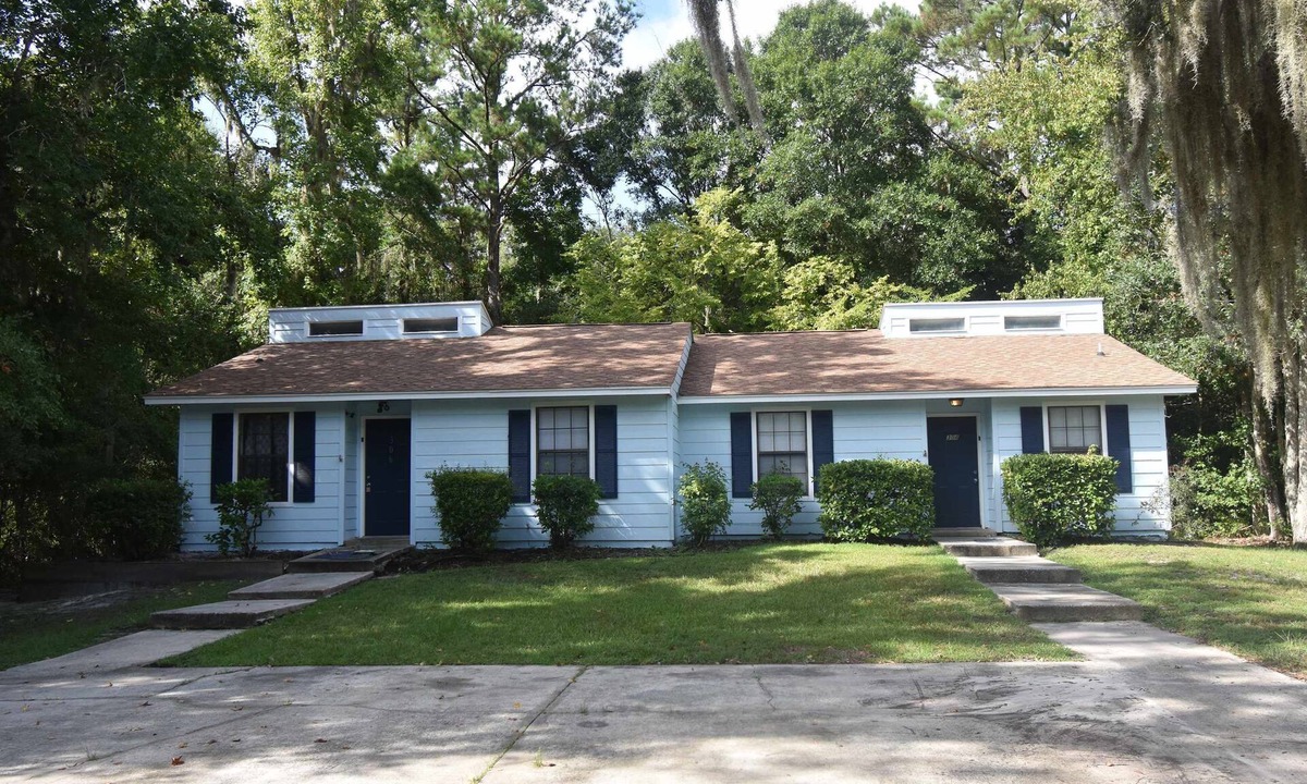 St. Marys House | Comfortable Coastal 2 BDRM home - 5 mins to downto
