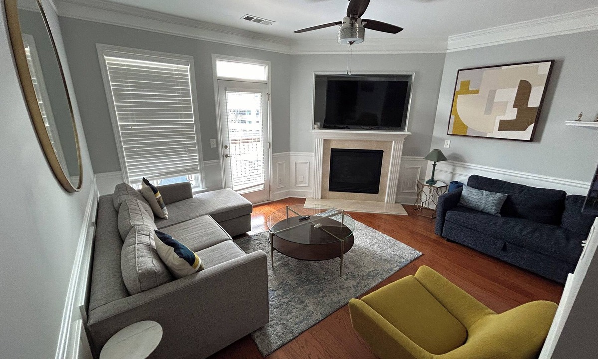 Atlantic Station Area House | Comfy and Modern 3-bedroom townhome in heart of Atlanta