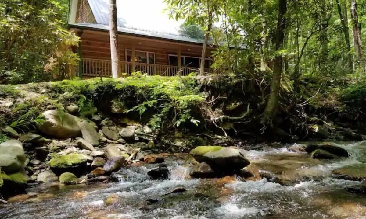 Hayesville Cabin | CompassCreekCabin - Luxury LogCabin on Rushing Creek
