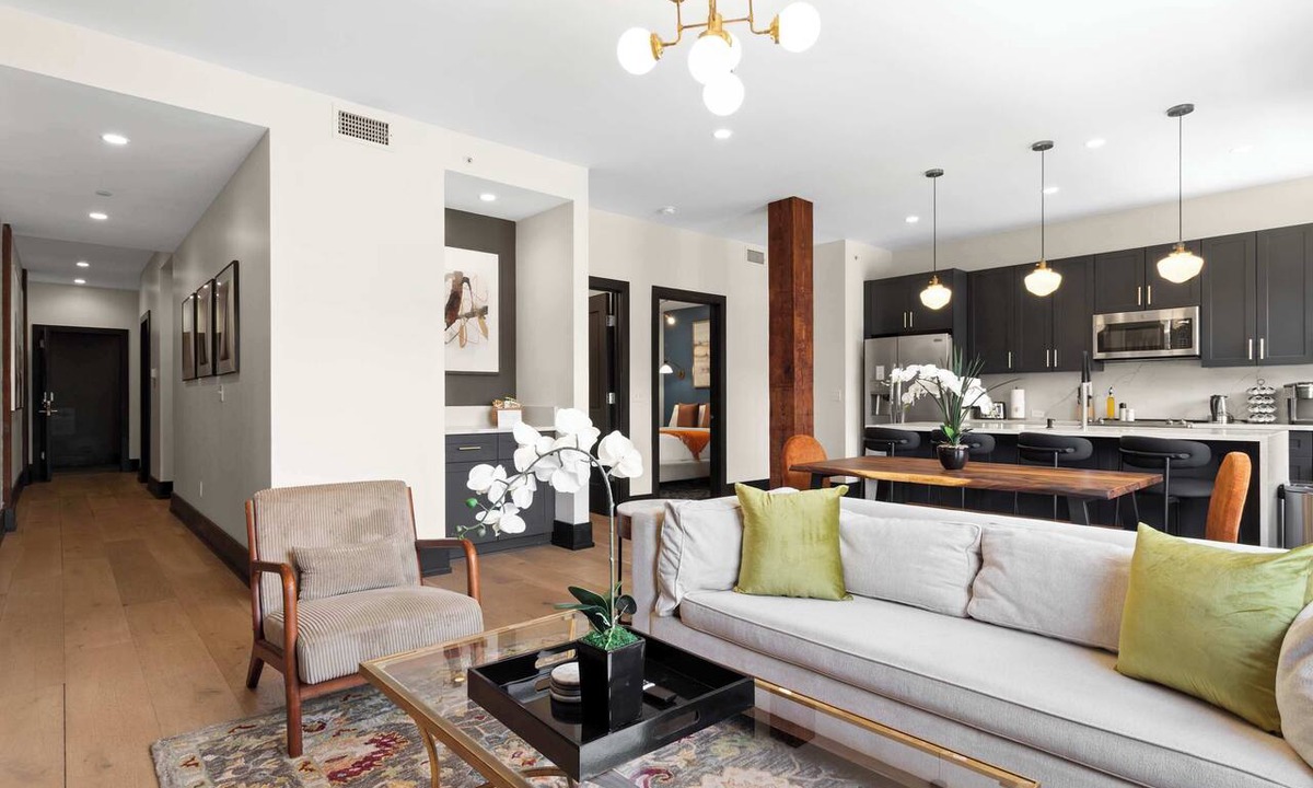 Arts/Warehouse District Apartment | Connecting 6 Bedroom W/ 2 Living Rooms Sleeps 16