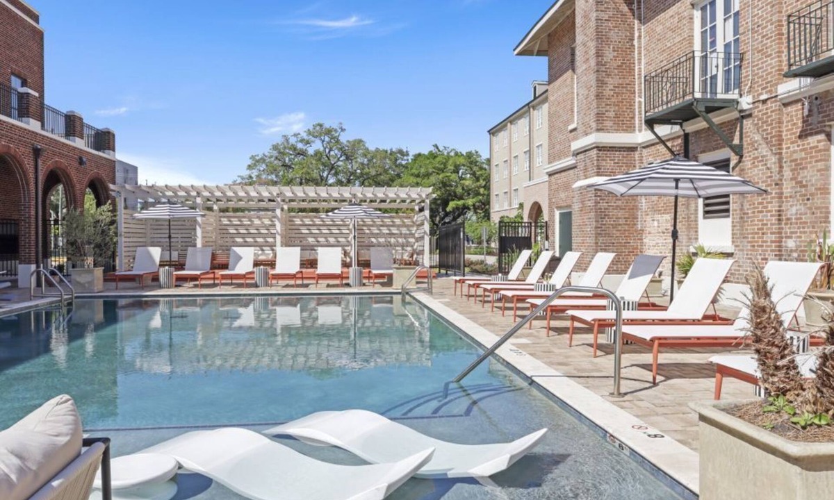 New Orleans Hotel | Contemporary 2BR Suite Near New Orleans Landmarks