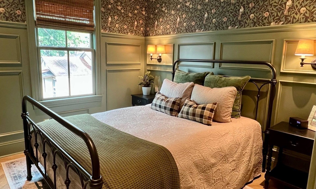 Metropolitan House | Cottage at Verdant House - Starland Arts District in Dtwn Savannah, Pets Welcome
