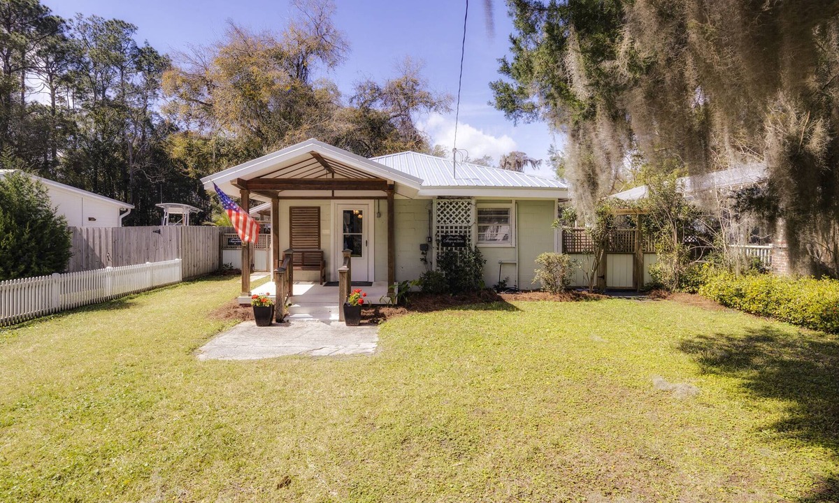 St. Marys Cottage | Cottages on Norris Unit B DOWNTOWN PET FRIENDLY