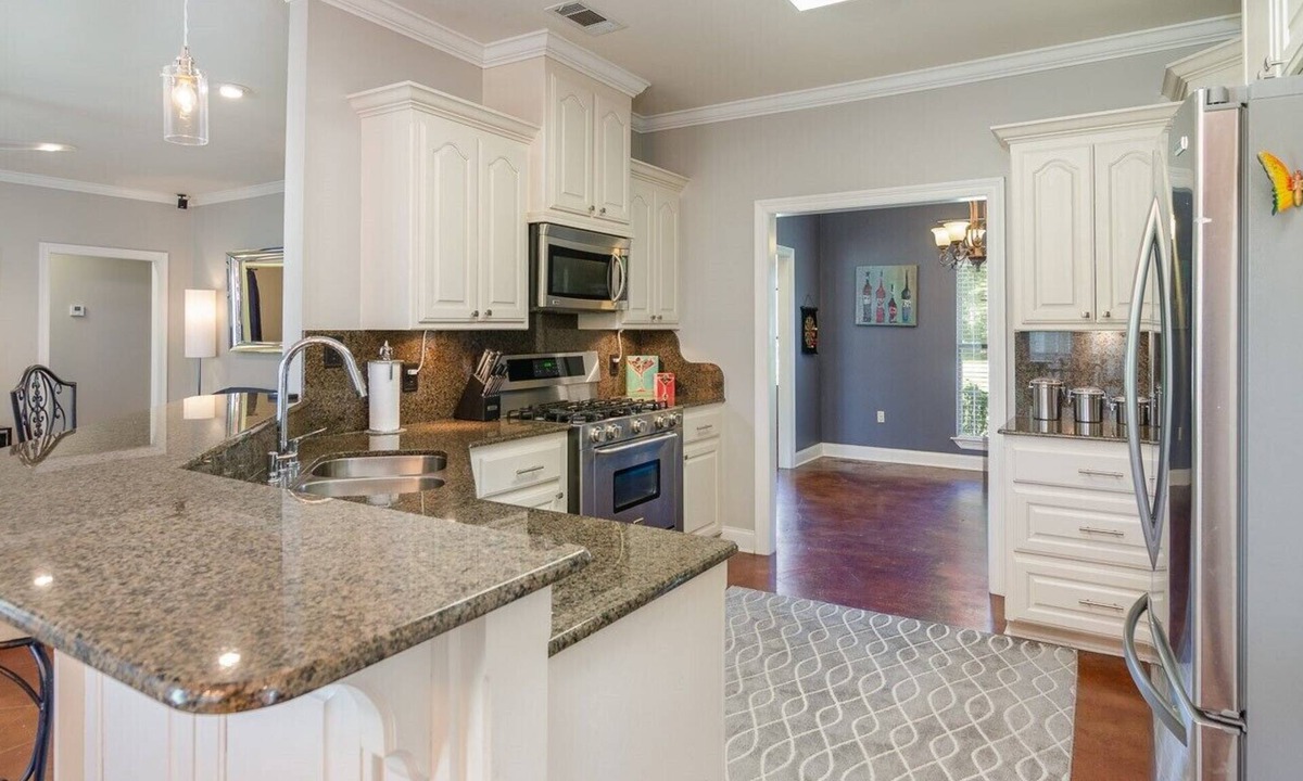 Burnside House | Country Chic, enjoy the quiet setting of country living.