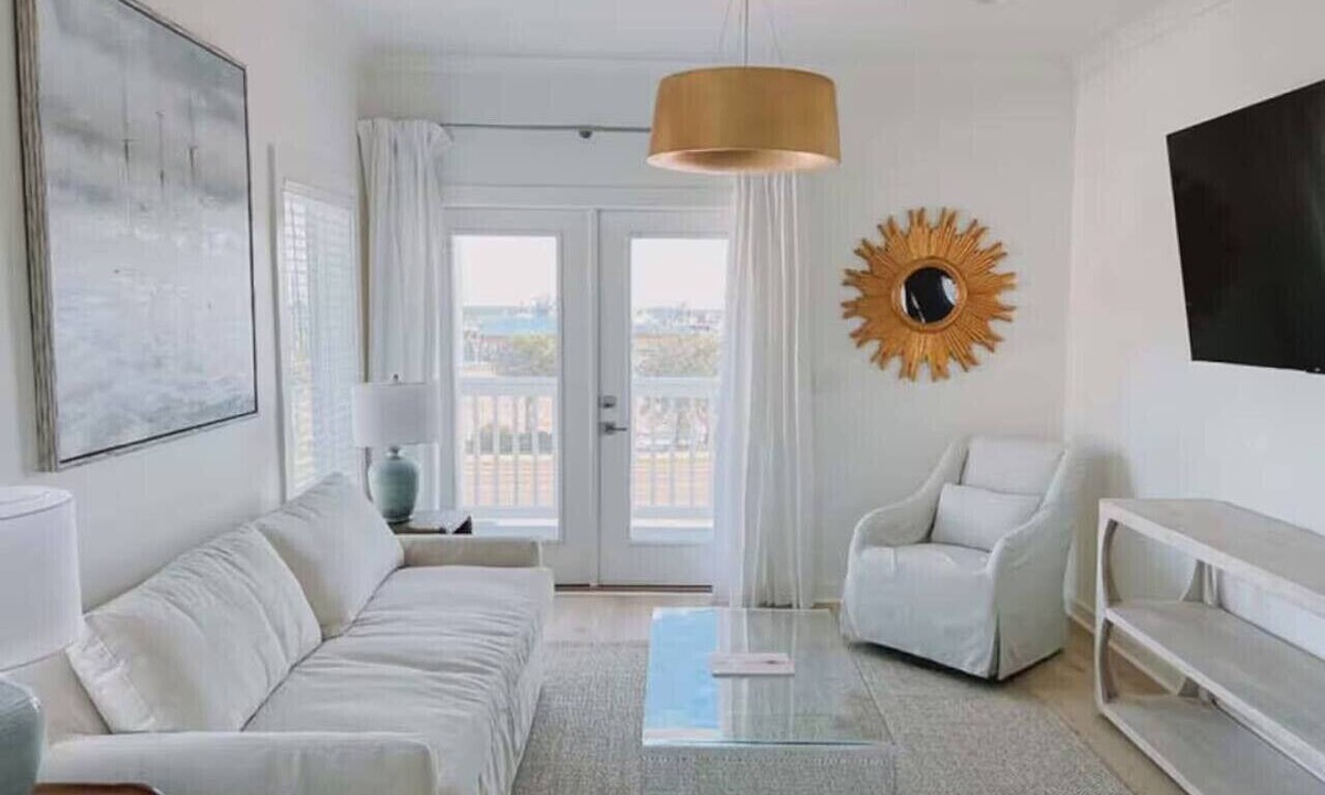 Pass Christian Condo | Couples Escape - Water View - King Bed - Pets Welcome w/Fee