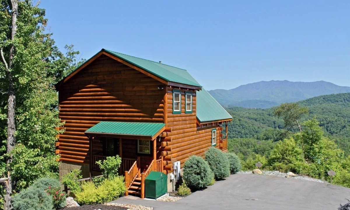 Pigeon Forge Cabin | Couples Romantic Paradise,Gorgeous View,Free HS WiFi,HTub,XM, Smart Home Theatre