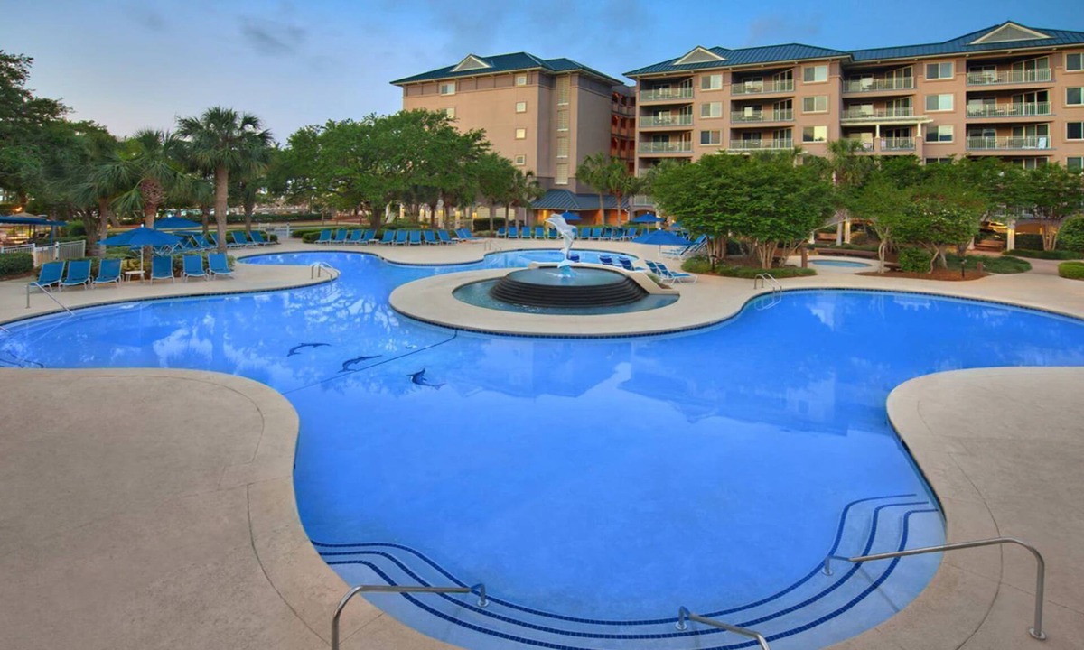 Hilton Head Island Resort | Courtyard View - 2 Bedroom - Marriott's Grande Ocean - Full Resort Access