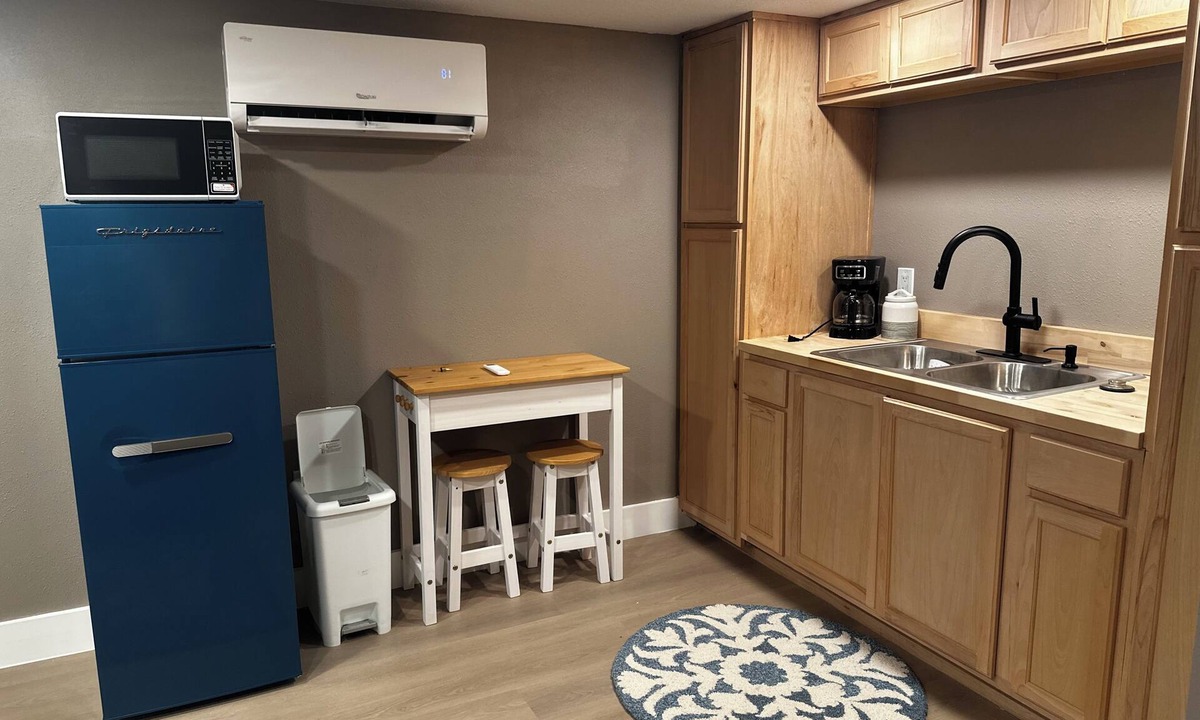 Orange City Apartment | Cozy 1-bedroom barndo in brilliant Orange City with AC