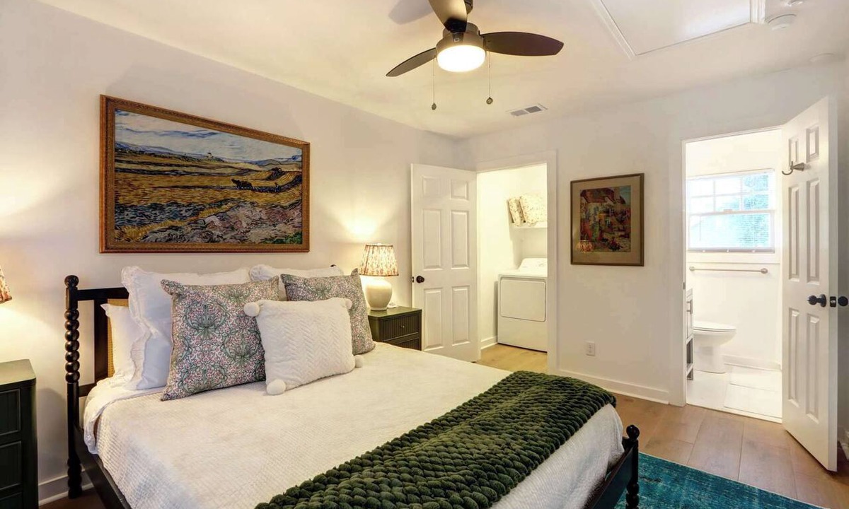 Thomas Square Apartment | Cozy 1BR/1BA Carriage House in Historic Savannah