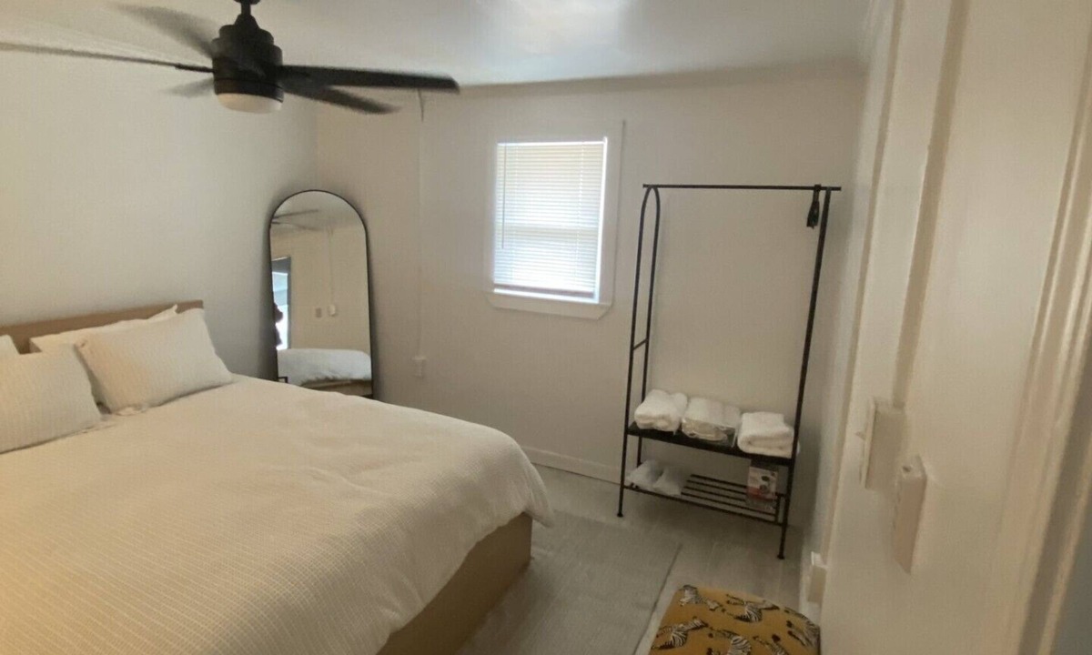 Warner Robins Apartment | Cozy 2-bedroom apartment in welcoming Warner Robins with WiFi, AC