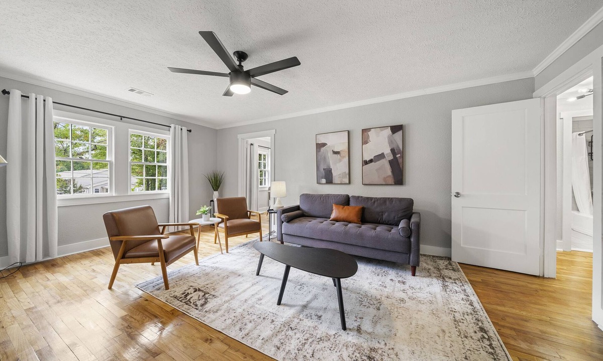 Warm Springs Cottage | Cozy 2BR Cottage in Downtown Warm Springs (A)