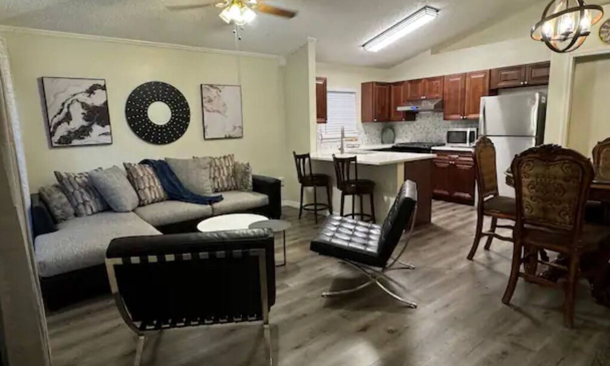 Mercy Drive House | Cozy 3 bedroom/2 bathroom house in amazing Orlando!
